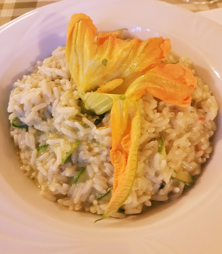 Risotto con zucchine e fiori di zucca