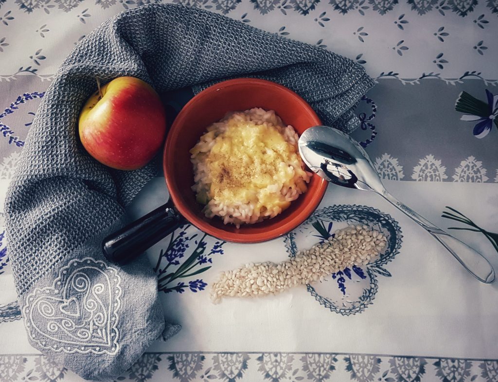 Risotto alle mele, porri e fonduta di Fontina Valdostana