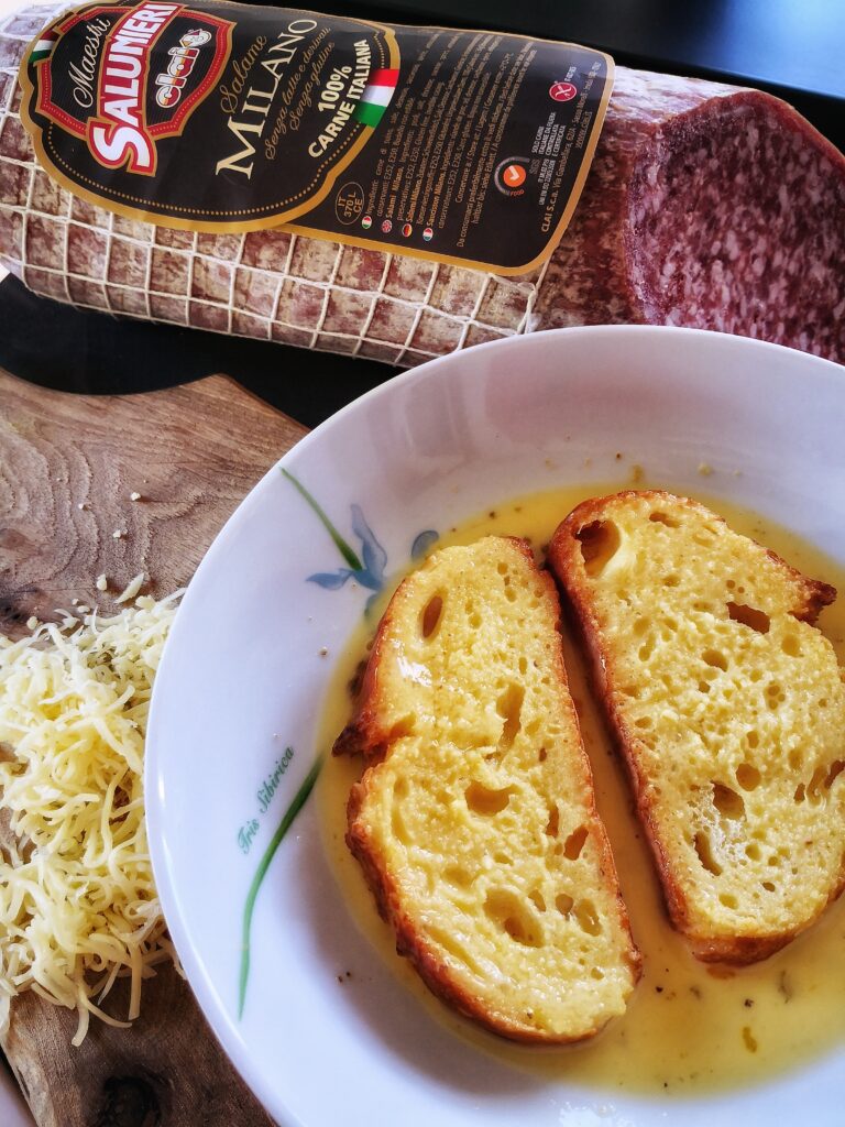 Pain Perdu salato farcito con Salame Milano, formaggi e verdure svuotafrigo