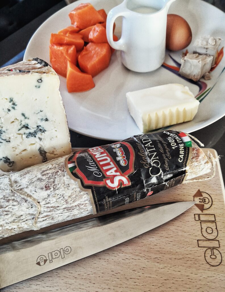 Pane di burro d'alpeggio alla zucca con ripieno goloso al Salame Contadino e Bleu d'Aoste